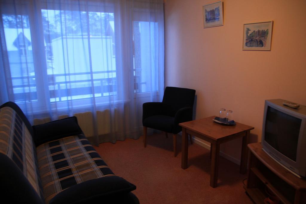 Good Stay Eiropa Hotel Economy Jūrkalne Habitación foto